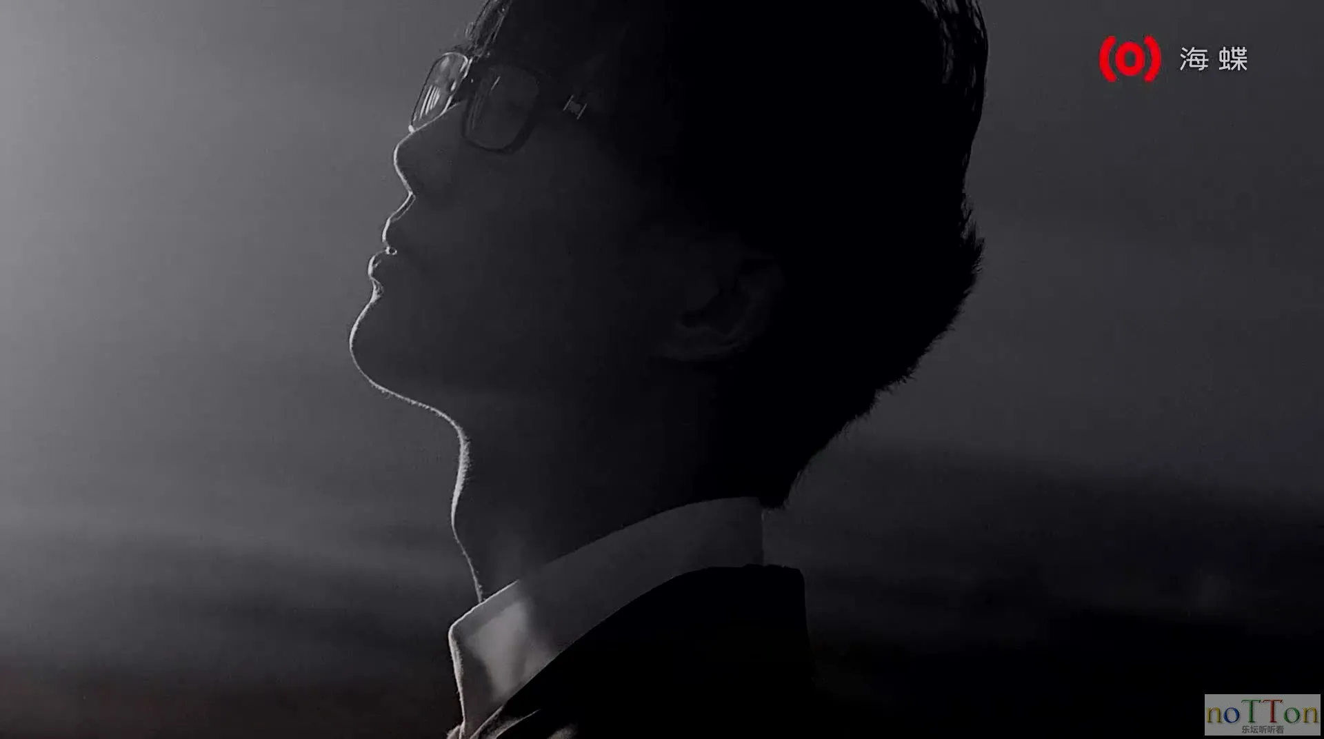 [www.nottonmv.com]许嵩 - 弹指一挥间.mp4_20141007_004359.168.webp