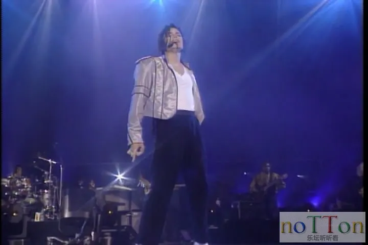 Michael Jackson-1992年罗马尼亚布加勒斯特危险演唱会 (3).webp